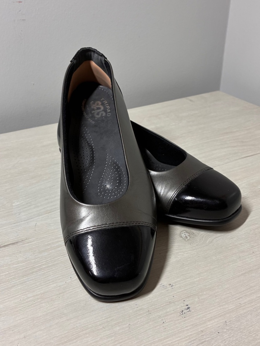 SAS Coco Cap Toe Ballet Flats Quiet Luxury Women’s Black Gray Leather 8M Slip On